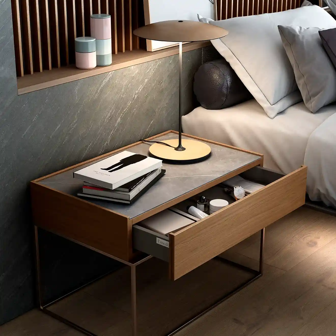 Mesita de noche de madera con cajón