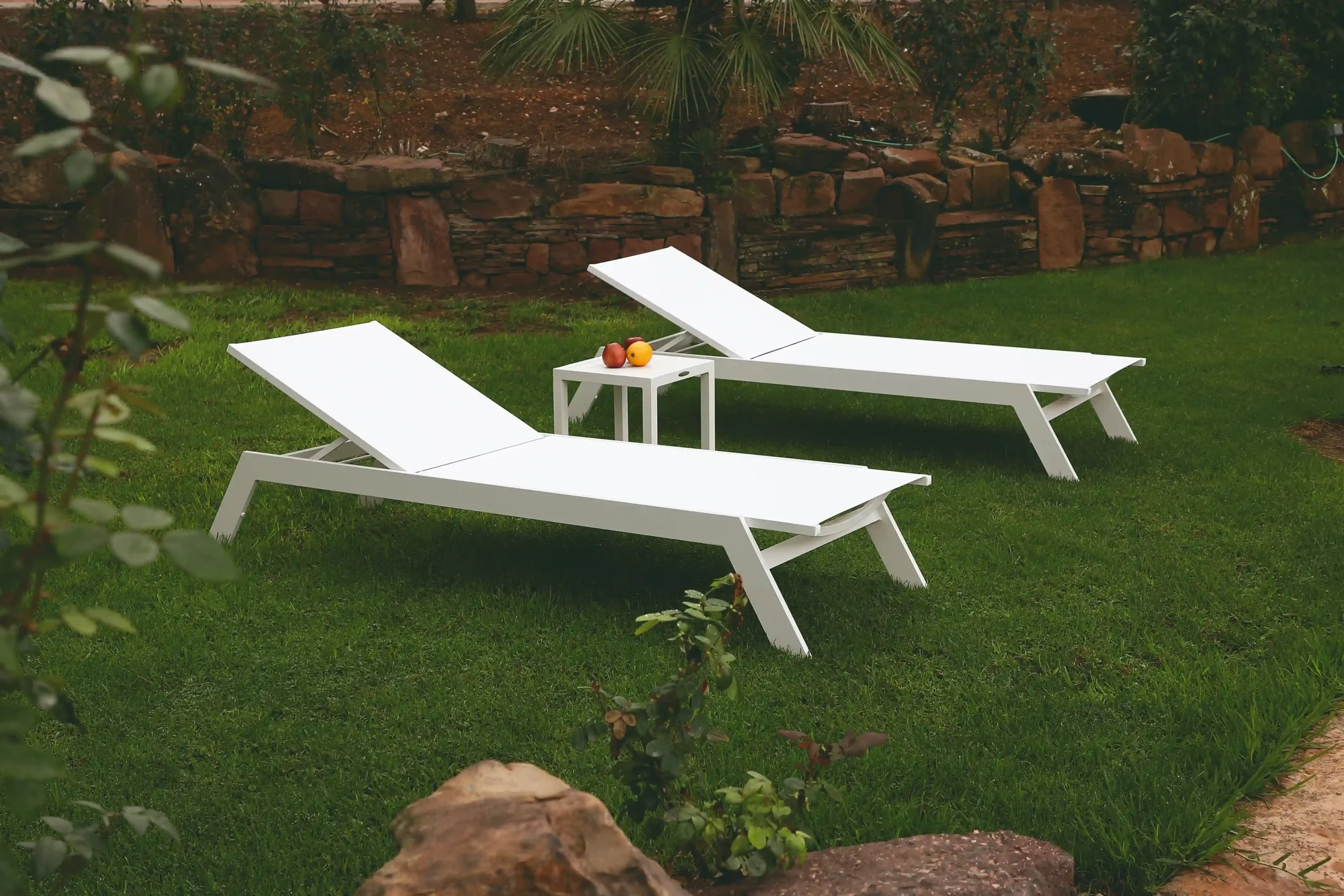 tumbona-exterior-aluminio-terraza-arkimueble-nerja-2_11zon_1_11zon